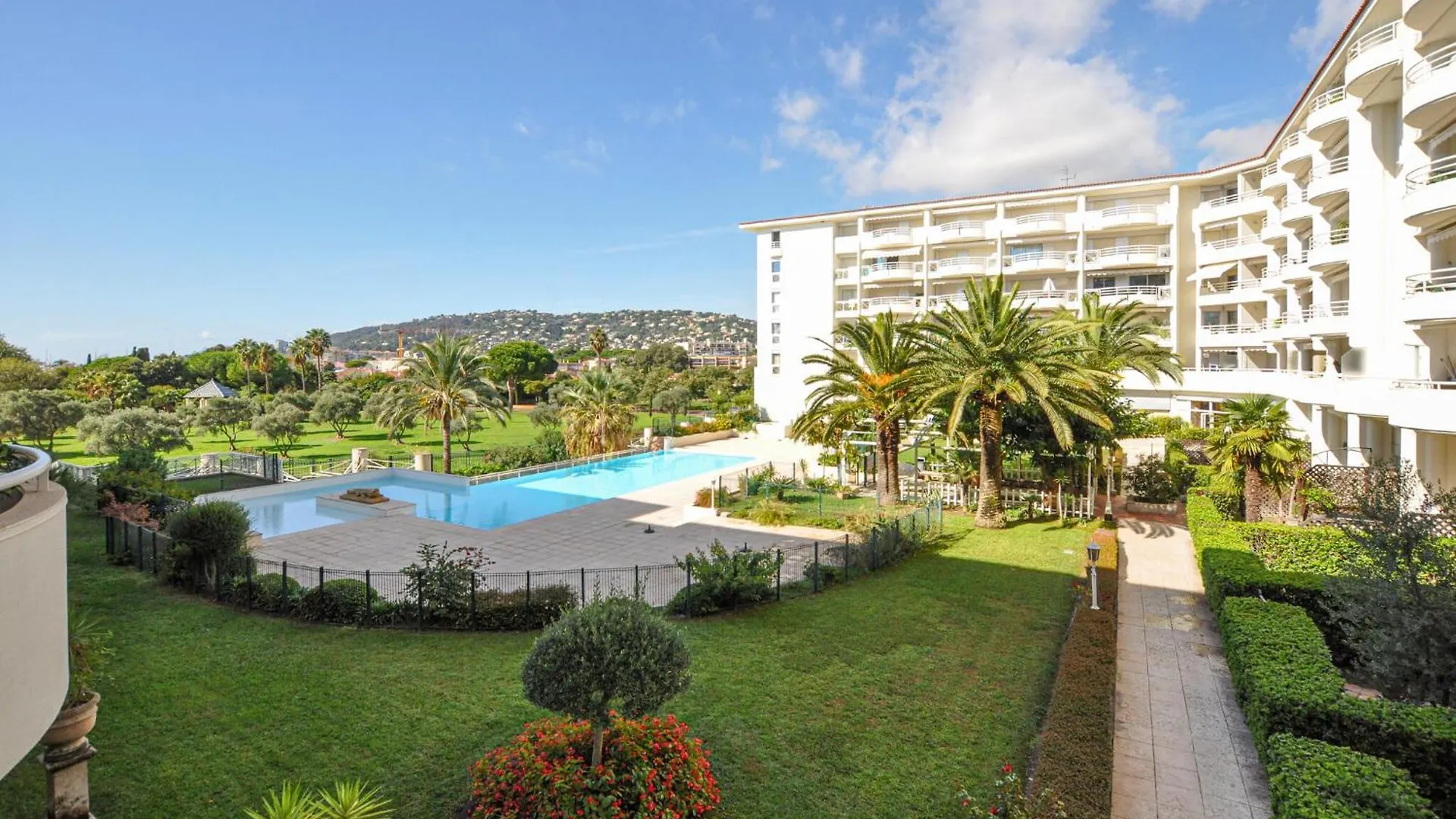 Awesome Apartment In Antibes With Wifi
