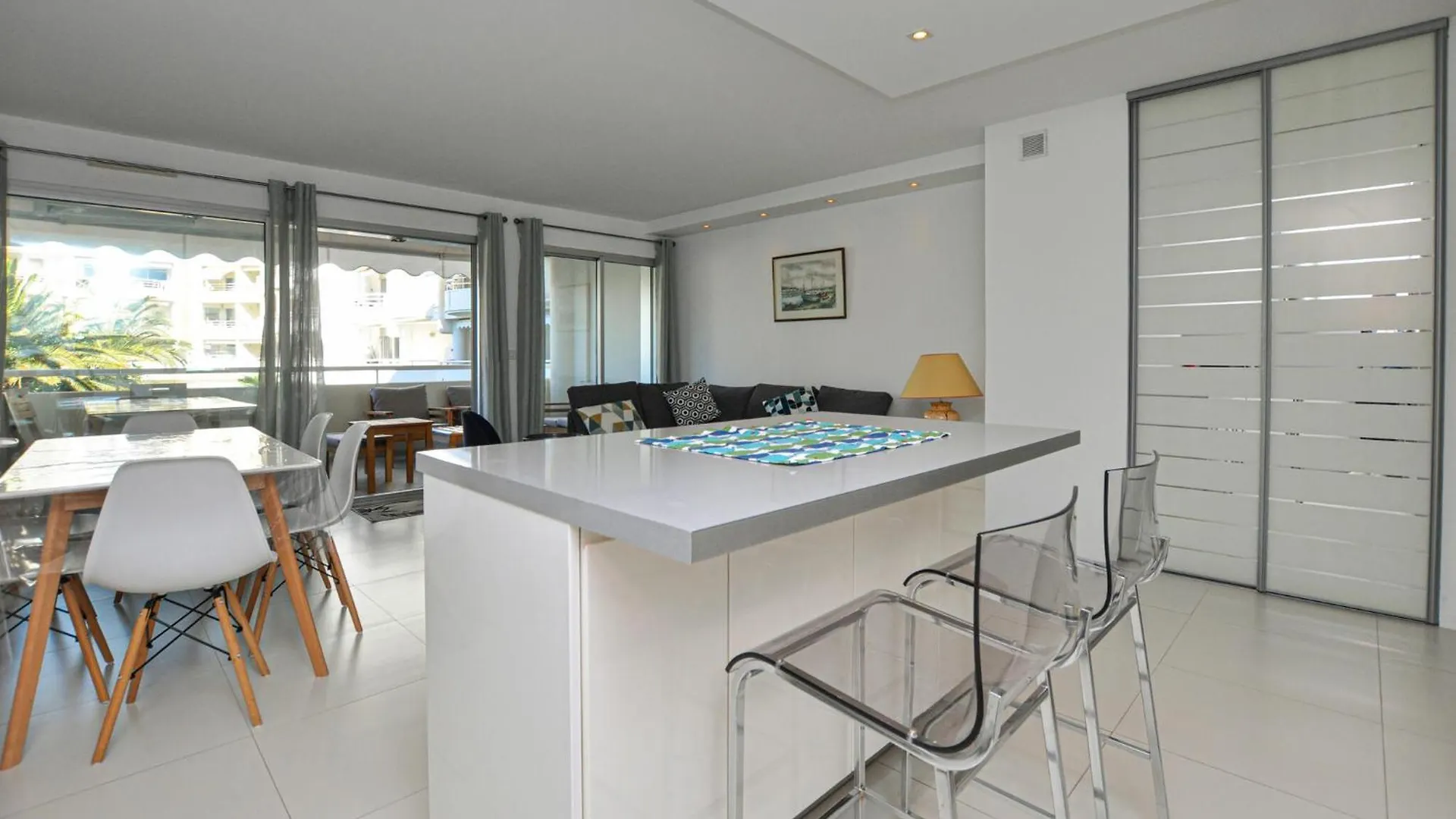 Awesome Apartment In Antibes With Wifi