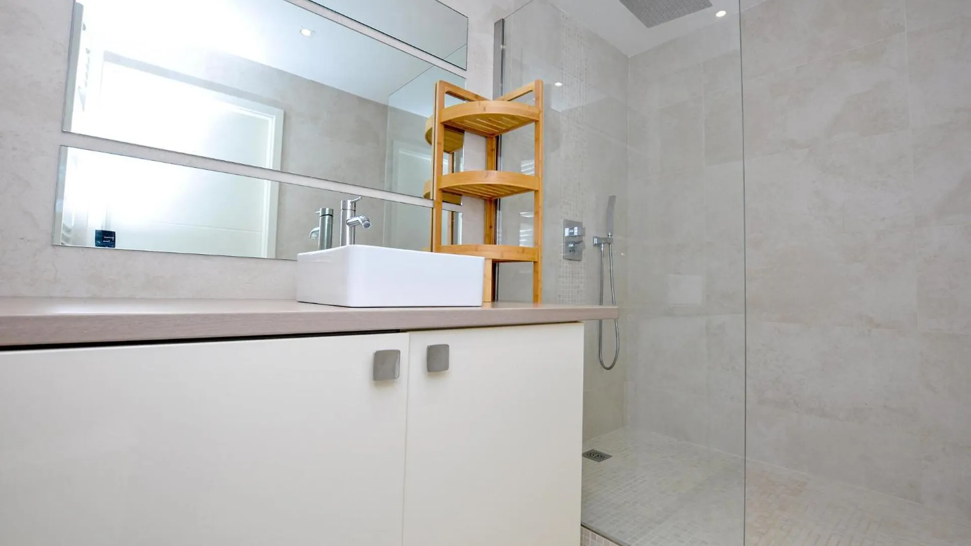 Awesome Apartment In Antibes With Wifi