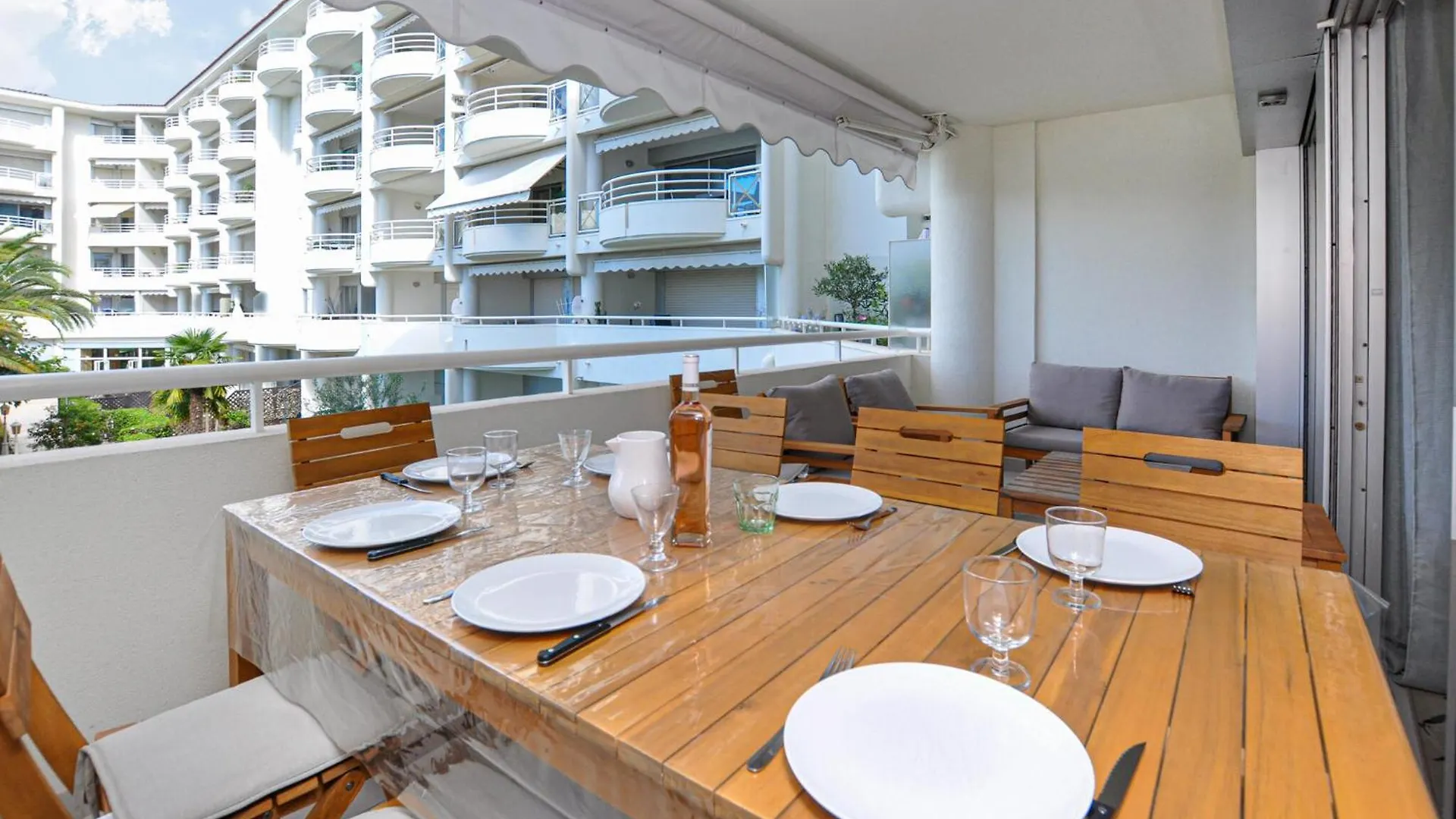 Awesome Apartment In Antibes With Wifi 0*,  France